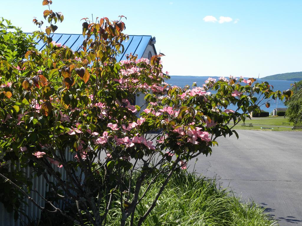Colonial Gables Oceanfront Village Belfast Exterior foto