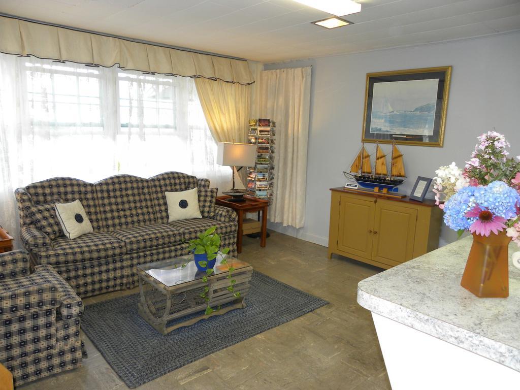 Colonial Gables Oceanfront Village Belfast Exterior foto