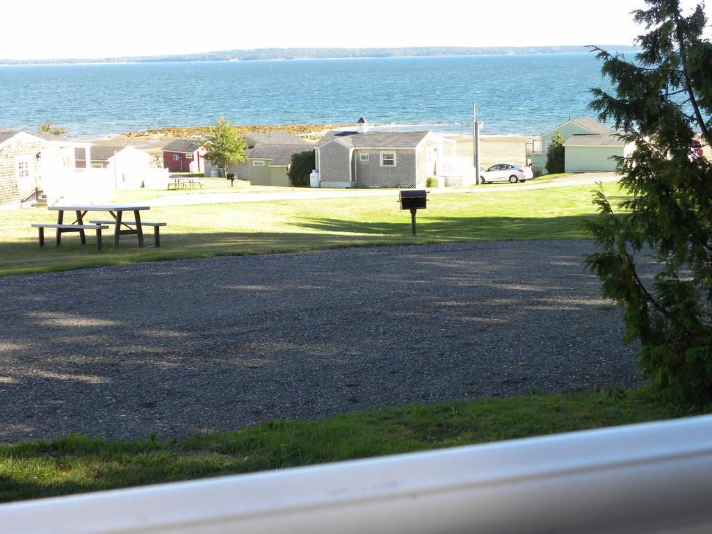 Colonial Gables Oceanfront Village Belfast Exterior foto
