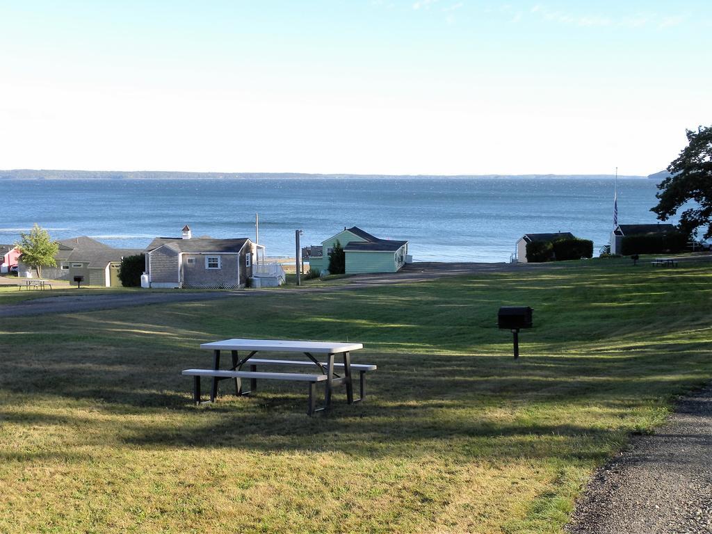 Colonial Gables Oceanfront Village Belfast Exterior foto