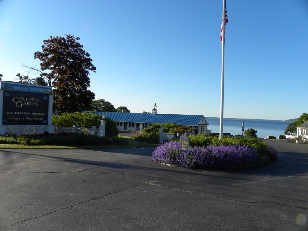 Colonial Gables Oceanfront Village Belfast Exterior foto