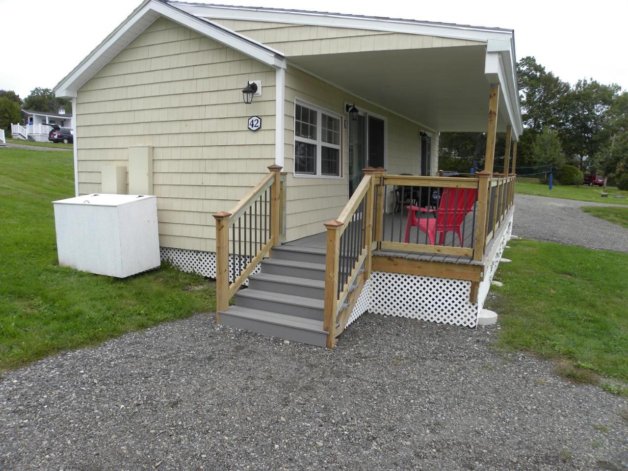 Colonial Gables Oceanfront Village Belfast Exterior foto