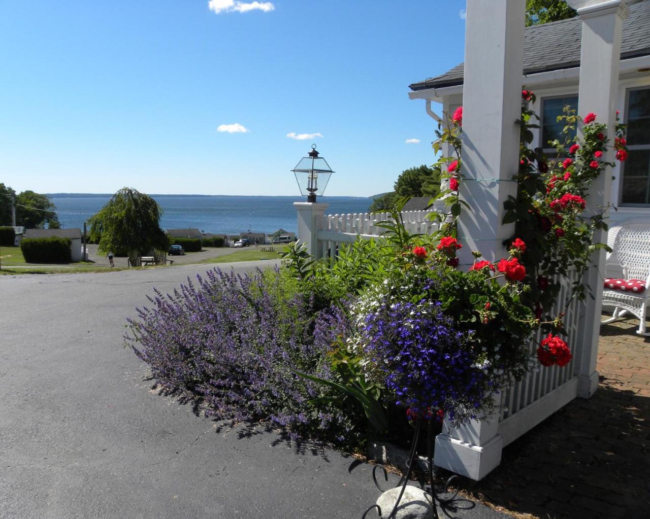 Colonial Gables Oceanfront Village Belfast Exterior foto